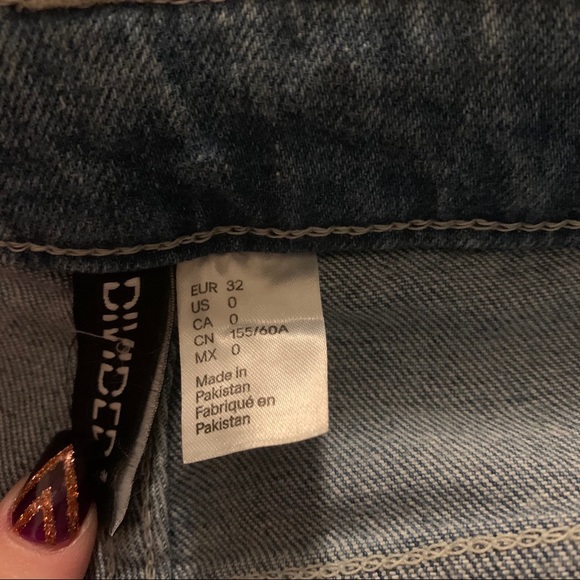 New H&M High Waisted Jeans - Picture 6 of 7